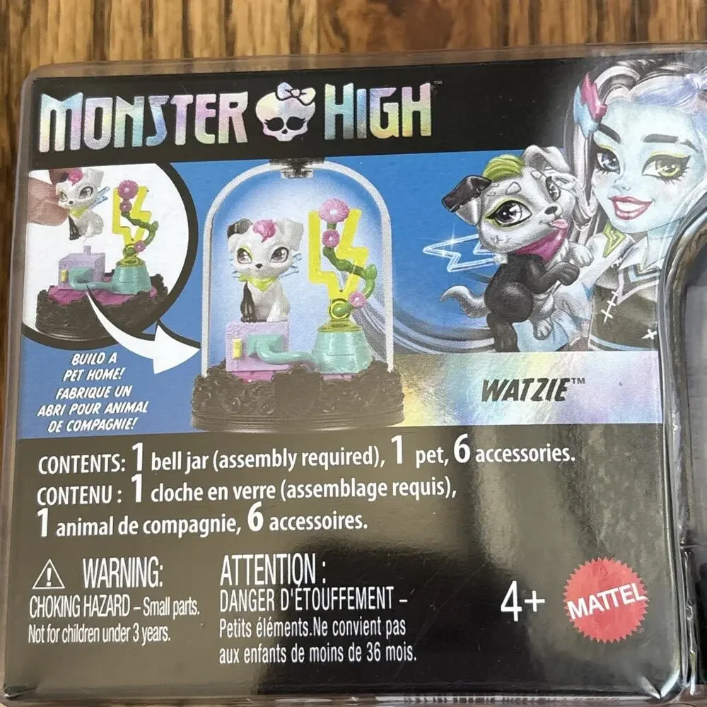Monster High Pet Keychain Watzie Bell Jar 1 Pet 6 Accessories NEW